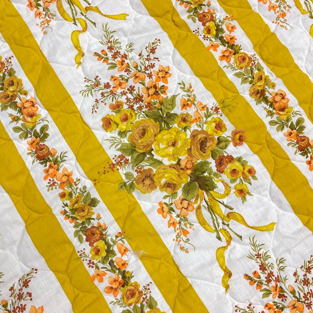 Vintage 70s Golden Yellow Striped Floral Print Bedspread Comforter 91”x 102” - Picture 5 of 9